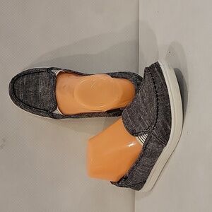 ROXY SIDEWALK SURFERS (sz 6)